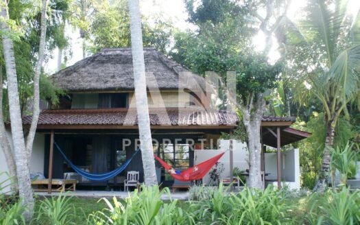 Sunset-Facing Eco Villa in Peaceful Community