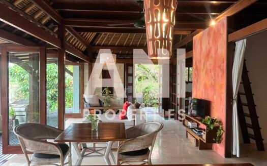 Unmatched Rice Field Views from an Eco-Loft Villa in Lodtunduh