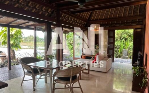 Unmatched Rice Field Views from an Eco-Loft Villa in Lodtunduh