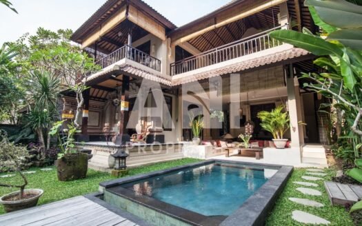 Peaceful Riverside Villa with Yoga Studio & Pool