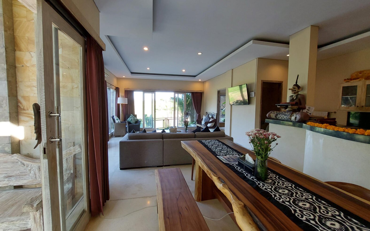 Balinese Villa With Stunning Views in Abiansemal
