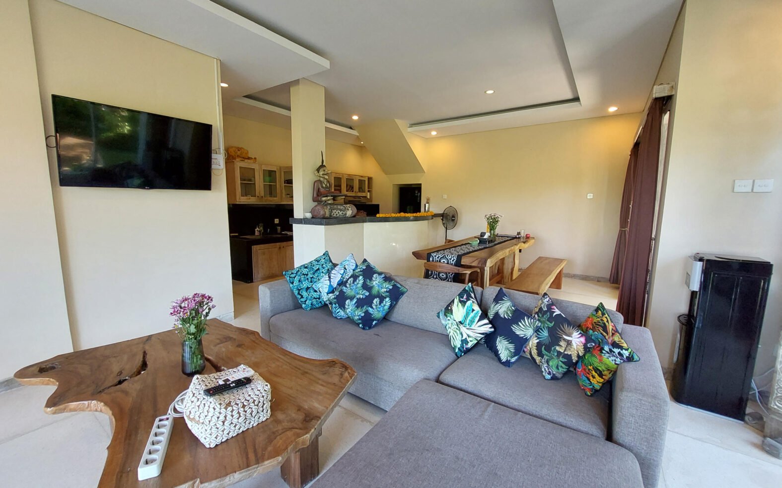 Balinese Villa With Stunning Views in Abiansemal