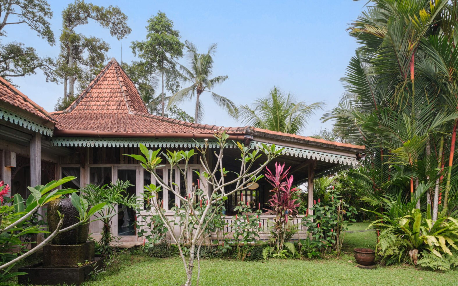 Luxury 3 Beds Villa in Gated Community