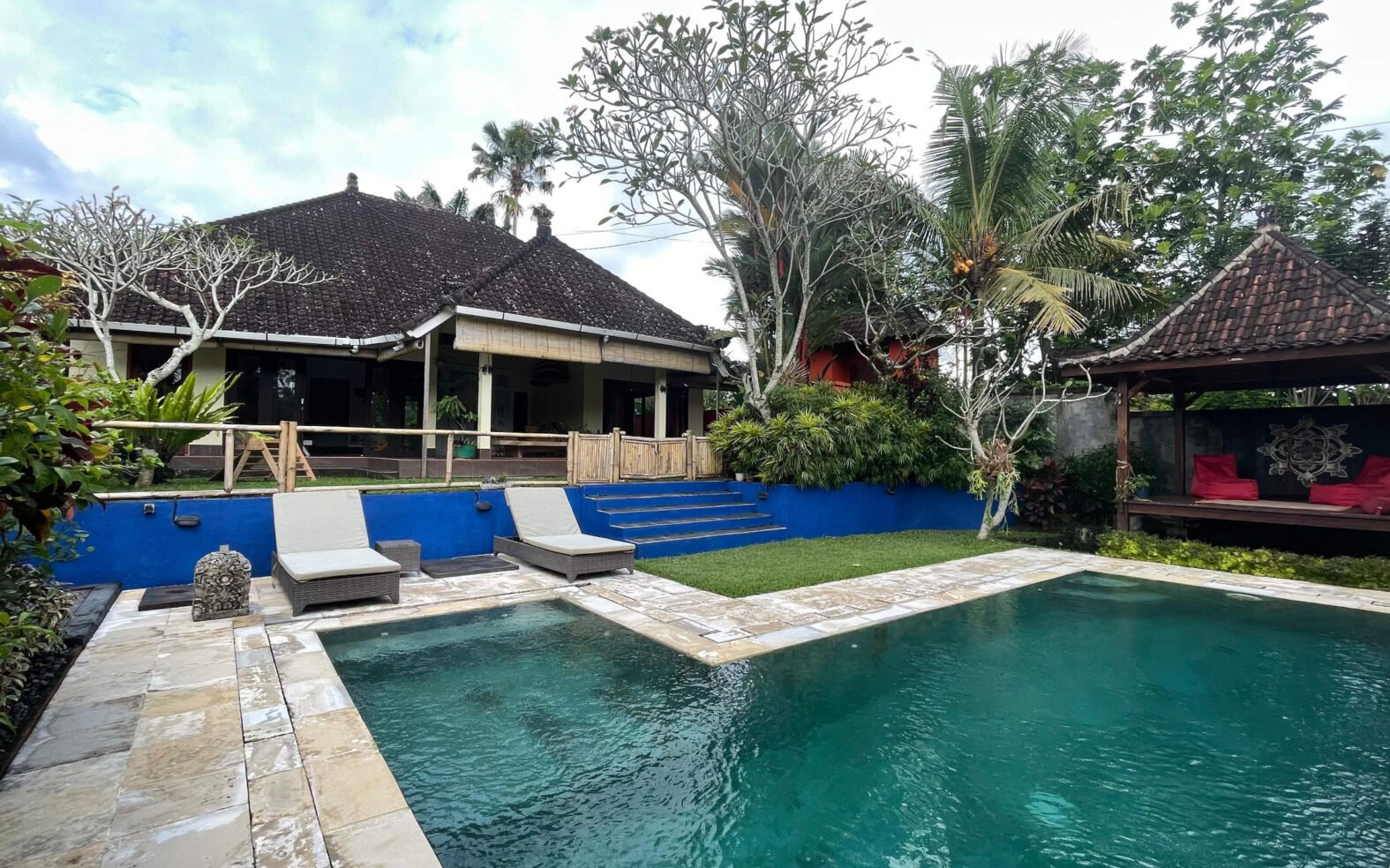 Spacious 2/3 Beds + Office with Jungle Views