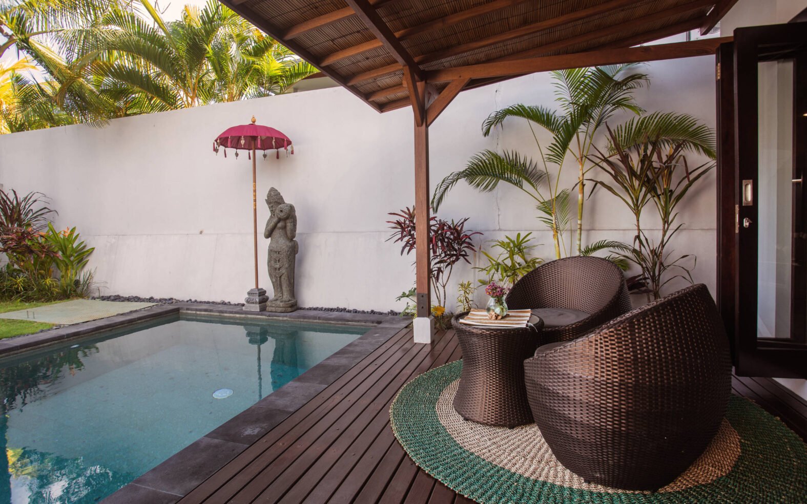 Tropical 3-Bedroom Villa with Private Pool in Peliatan