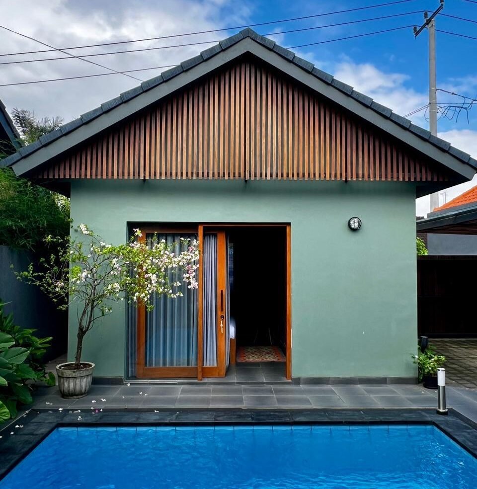 A Peaceful Modern Oasis on a quiet street in Lodtunduh
