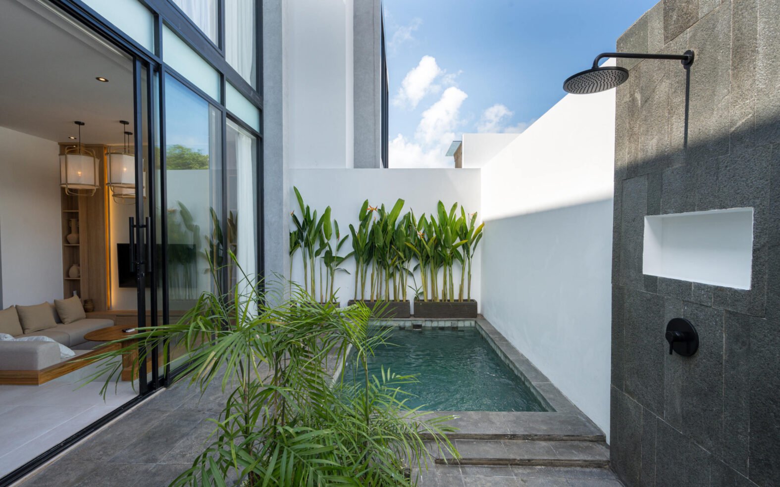 1 Bedroom Villa in Uluwatu Walking Distance to The Istana