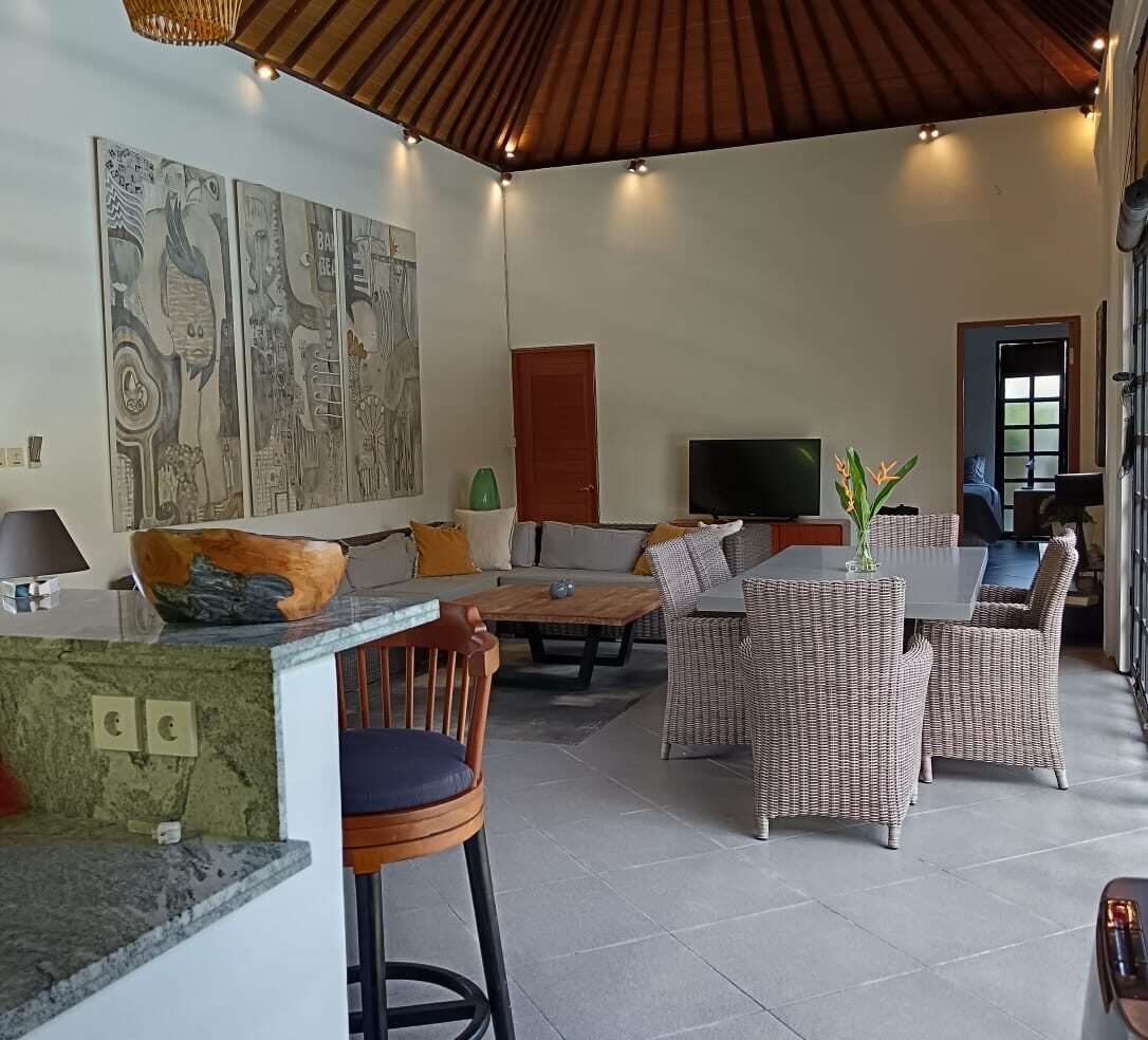 Contemporary 3-Bedroom Villa in Prime Penestanan Location